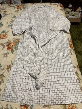 Crystal Cruises lightweight robe